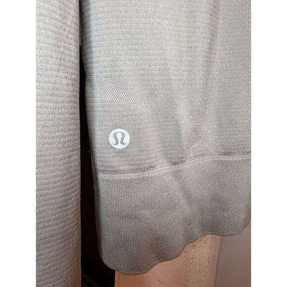 Lululemon Swiftly Tech Relaxed Half Zip Pullover Gull Gray Sage Size Medium - Picture 7 of 10